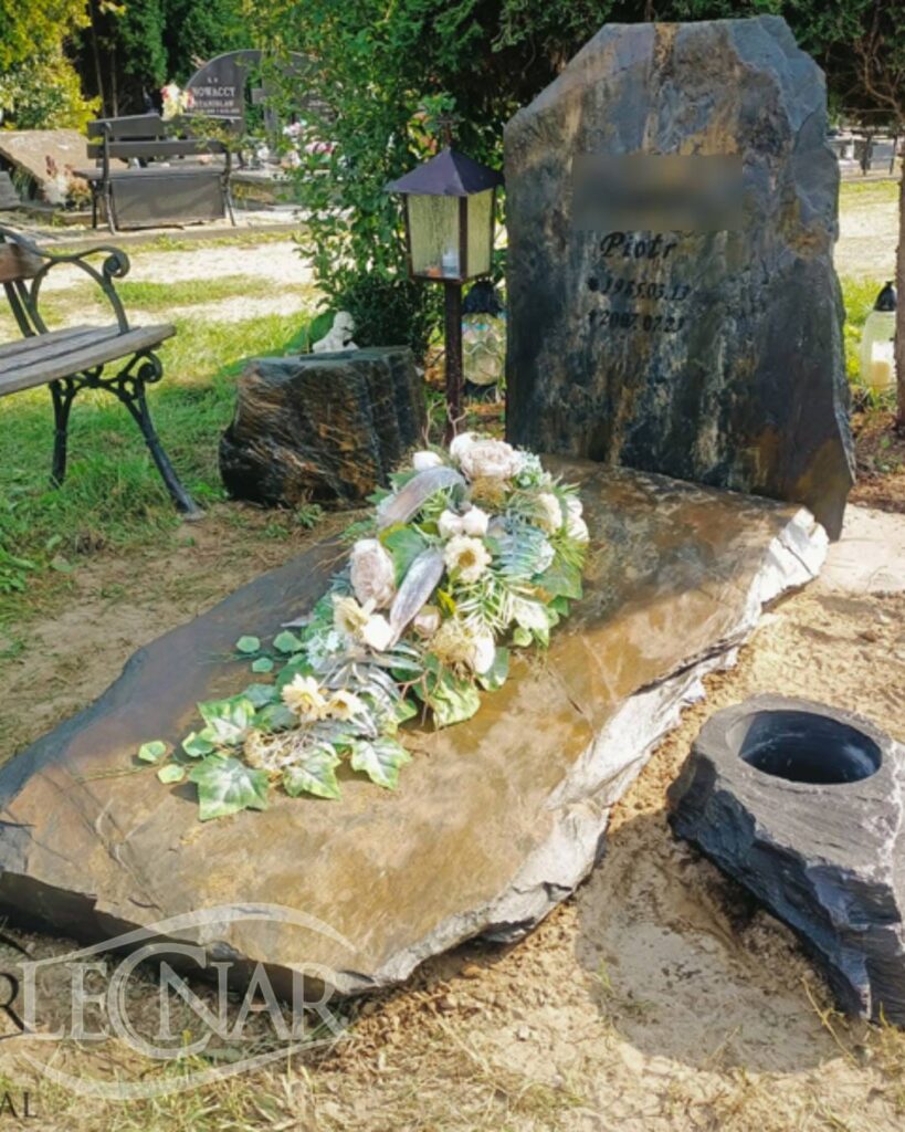 materiał na nagrobki - piaskowiec