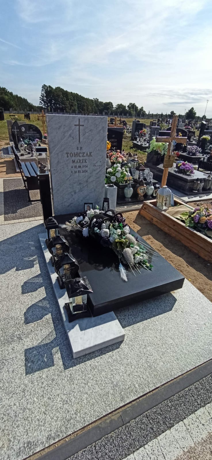 materiał na nagrobki